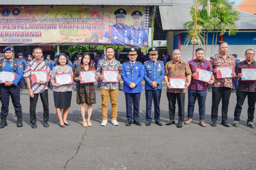 Badung Gelar Apel HUT Damkar Ke-105  Jadikan Momentum Melaksanakan Tugas Dengan Penuh Disiplin dan Tanggung Jawab